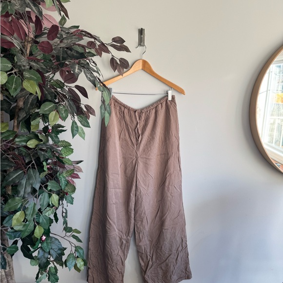 Paper label large tencel flare pants - Picture 3 of 8